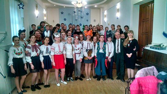Брехнею світ обійдеш, та назад не вернешся Брехнею світ обійдеш, та назад не вернешся