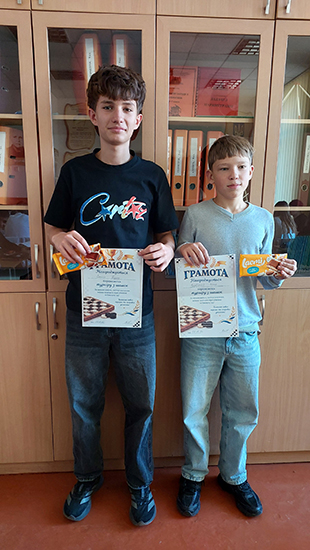 Шашковий турнір у 9-А Шашковий турнір у 9-А